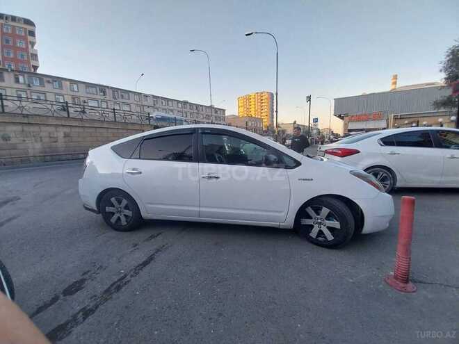 Toyota Prius-4