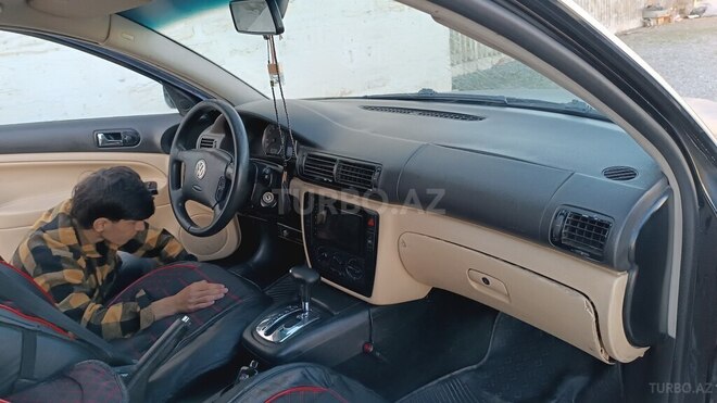 Volkswagen Passat-6