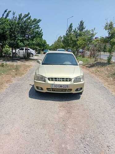 Hyundai Accent-2