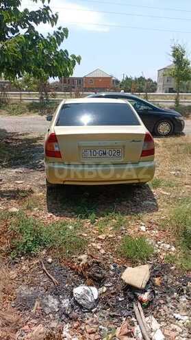 Hyundai Accent-7