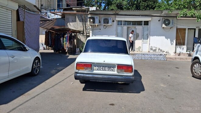 LADA (VAZ) 2107-2