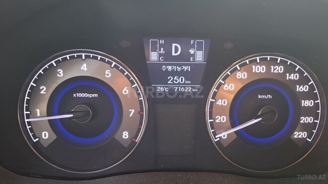 Hyundai Accent-14