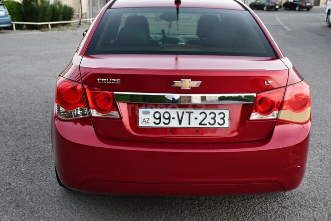 Chevrolet Cruze-13