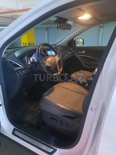 Hyundai Santa Fe-10