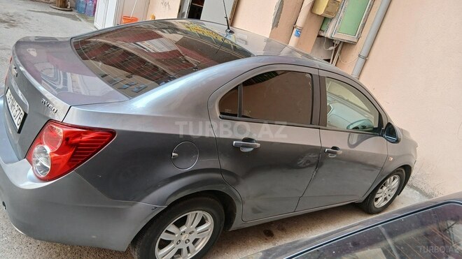 Chevrolet Aveo-5