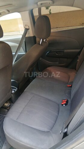 Chevrolet Aveo-10
