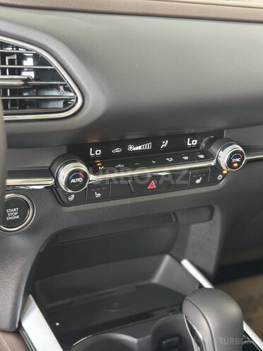 Mazda CX-30-12