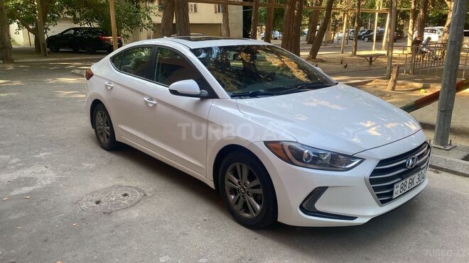 Hyundai Elantra-4