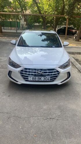 Hyundai Elantra-1