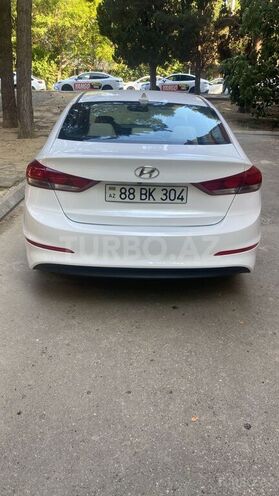 Hyundai Elantra-2