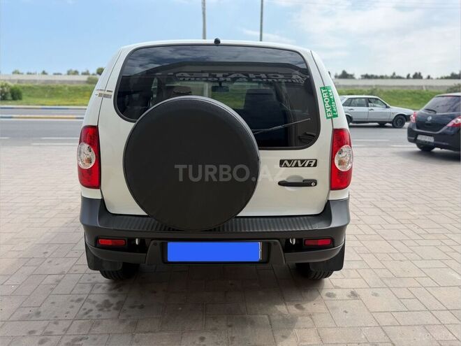 Chevrolet Niva-9