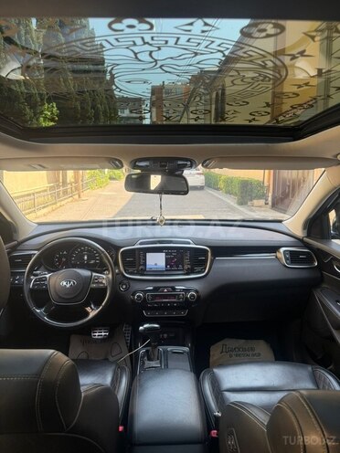 Kia Sorento-13
