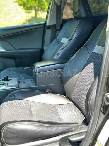 Toyota Camry-10