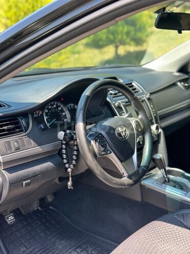 Toyota Camry-11