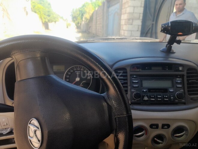 Hyundai Accent-5