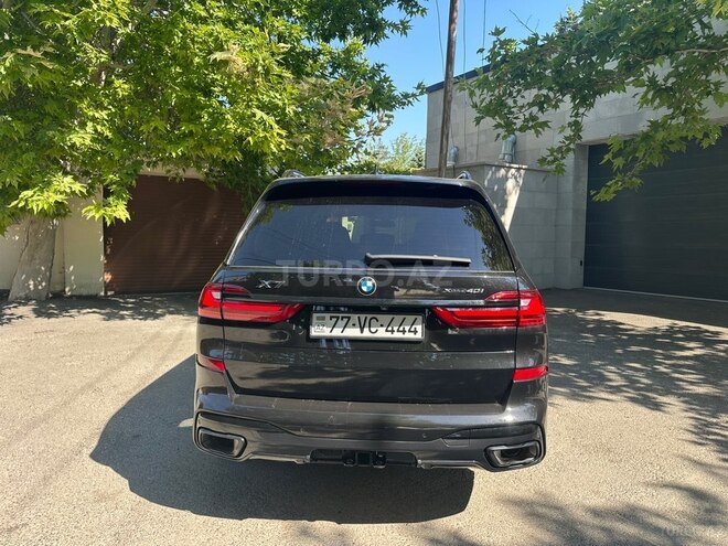 BMW X7-4