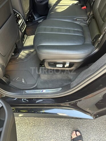 BMW X7-12