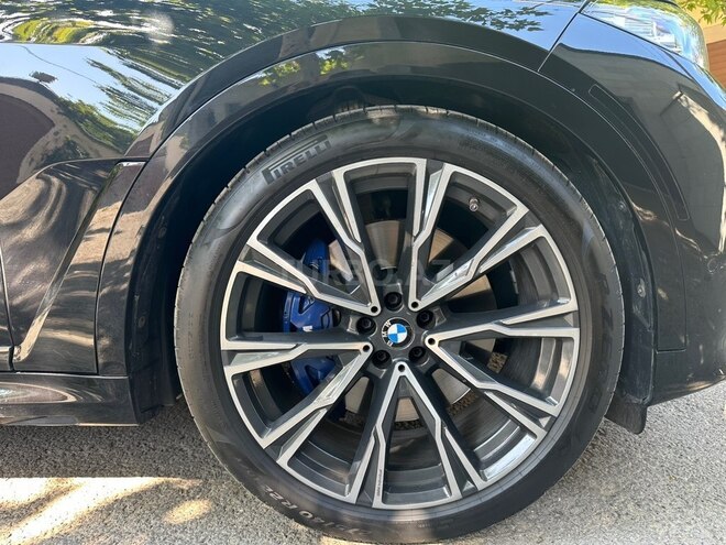 BMW X7-6