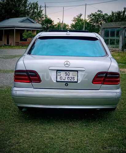 Mercedes E 230-8