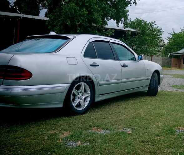 Mercedes E 230-6