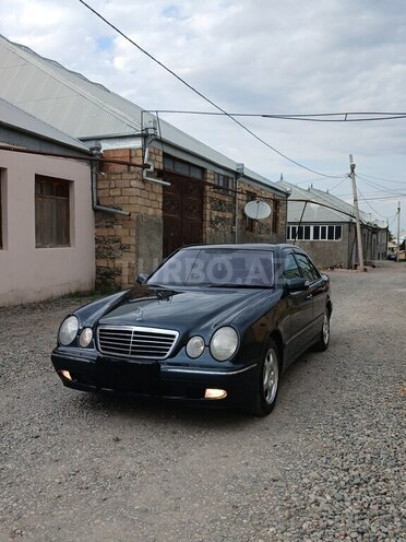 Mercedes E 200-2