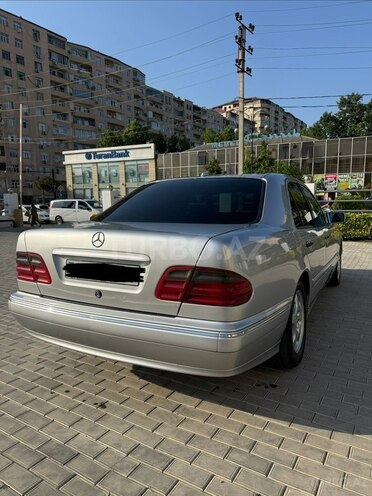Mercedes E 280-7