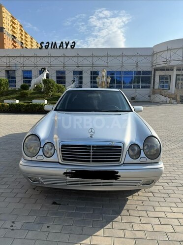 Mercedes E 280-1
