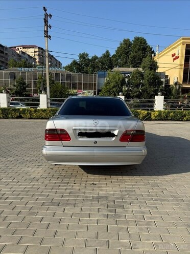 Mercedes E 280-6