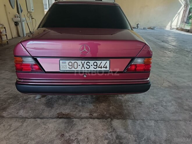 Mercedes 200 E-2