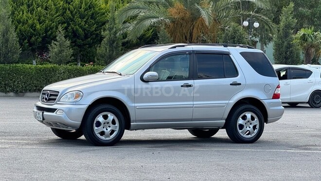 Mercedes ML 350-3