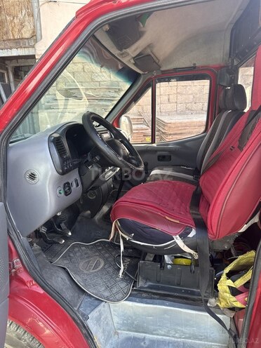 Ford Transit-8