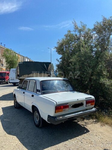 LADA (VAZ) 2107-2