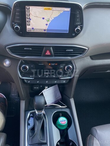 Hyundai Santa Fe-11