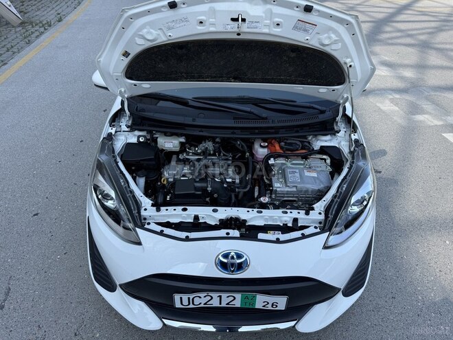 Toyota Aqua-19