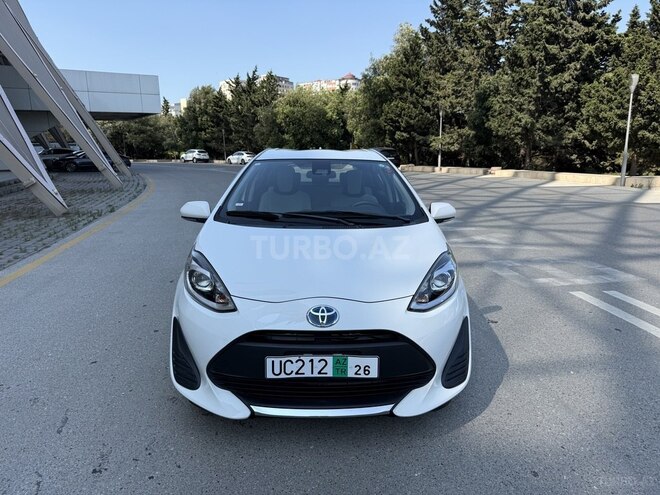 Toyota Aqua-1
