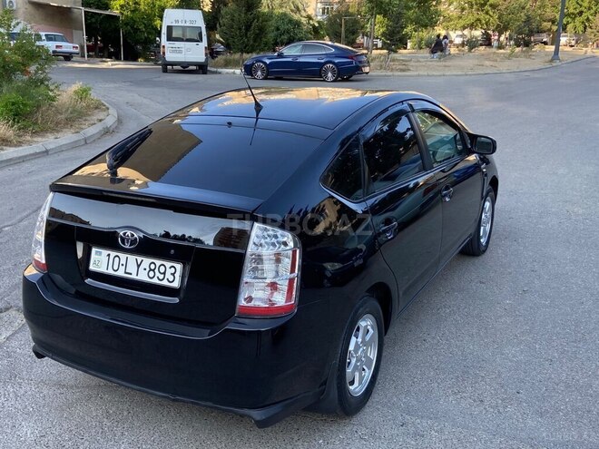 Toyota Prius-4