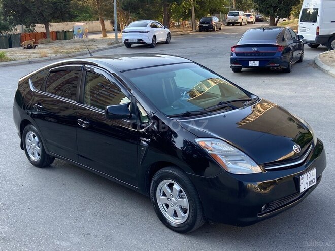 Toyota Prius-12