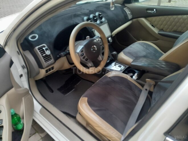 Nissan Altima-3