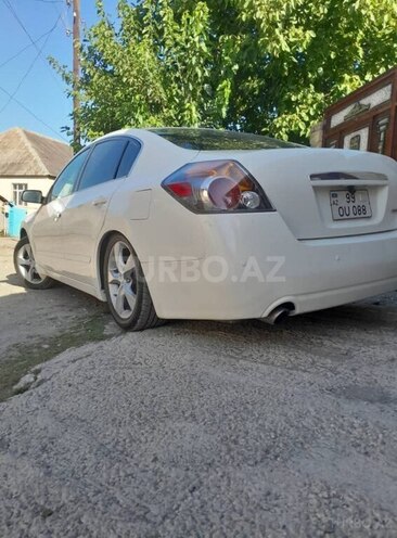 Nissan Altima-4
