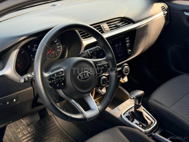 Kia Rio X-Line-9