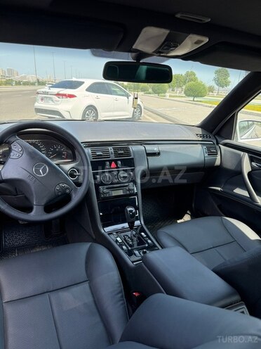 Mercedes E 240-7
