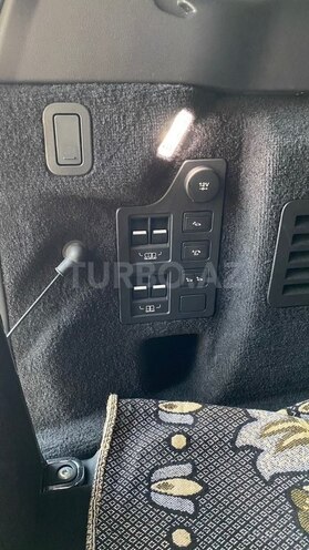 Land Rover Discovery-10