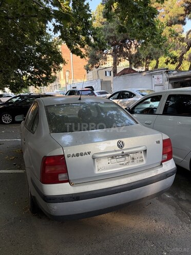 Volkswagen Passat-2