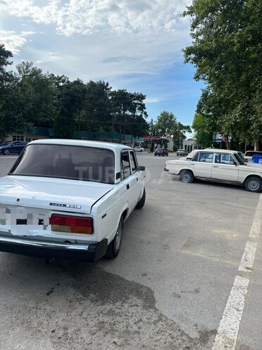 LADA (VAZ) 2107-4