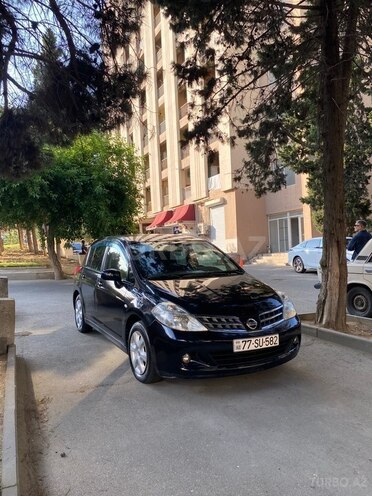 Nissan Tiida-1