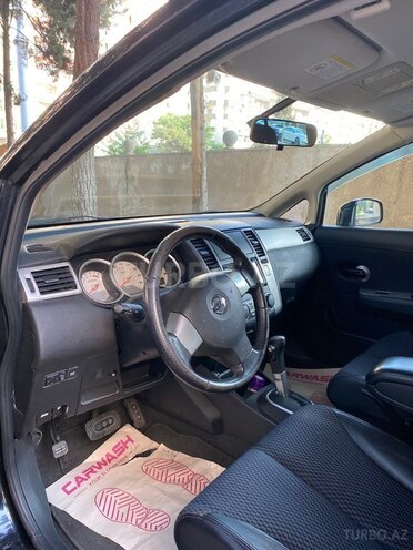 Nissan Tiida-5