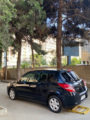 Nissan Tiida-4
