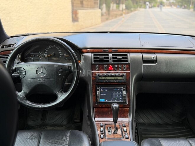 Mercedes E 220-7