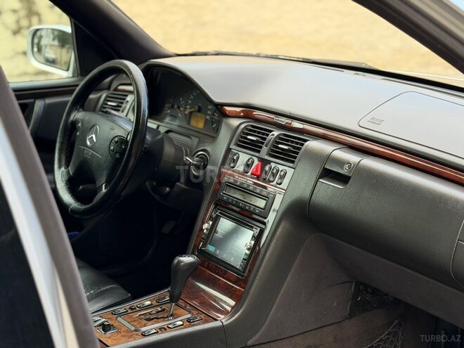Mercedes E 220-8