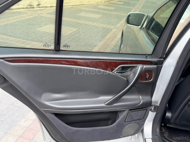 Mercedes E 220-9